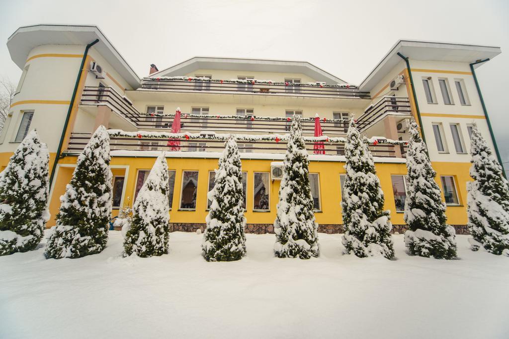 Hotel Continent Polyana  Exterior photo